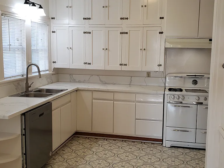 3435 E Ocean Blvd #A — Photo 7