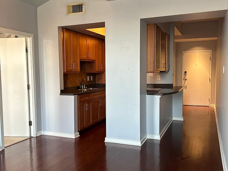 66 Monroe Ave #704 — Photo 3