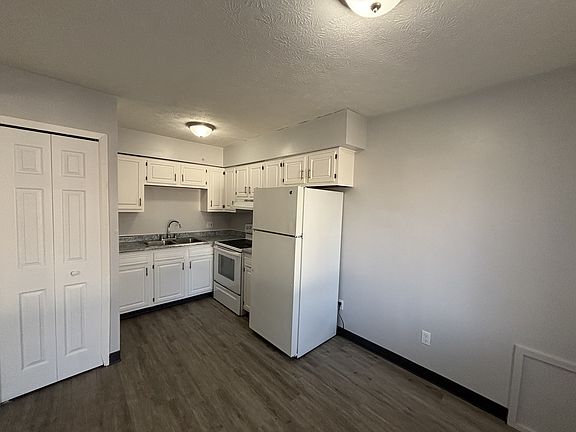 3rd image of 2117 Ashbrook St