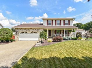 6914 Berry Blossom Dr, Canfield, OH