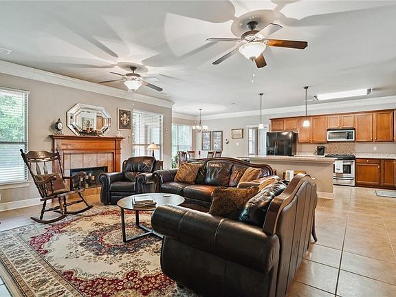 4th image of 243 Autumn Woods Dr