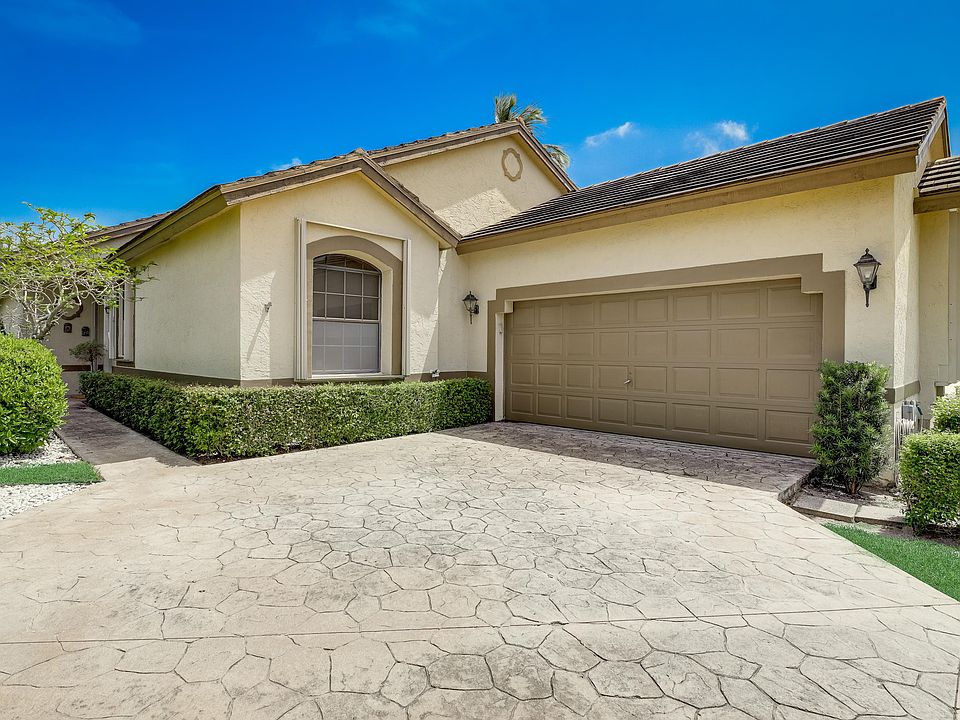 1st image of 10321 Lexington Lakes Blvd S