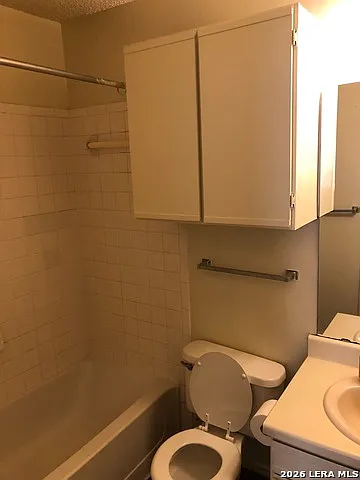 3 bed, 2.5 bath, 1202 sqft, $1,550 — Photo 4