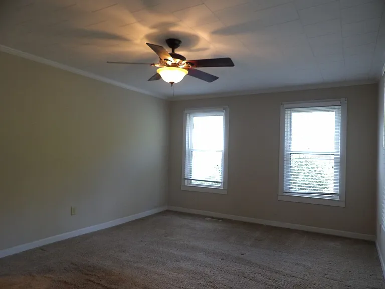 808 Crawford Ave — Photo 6
