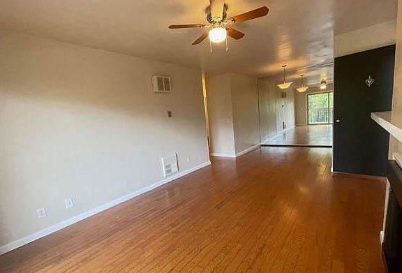 3rd image of 4106 Golden Oaks Ln #4106