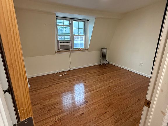 2nd image of 14-19 Astoria Blvd #Penthouse 3