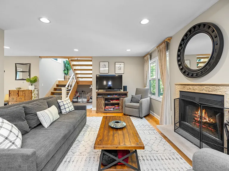 16061 Beech Ln — Photo 10