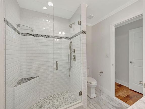 4th image of 2612 NE 5th St