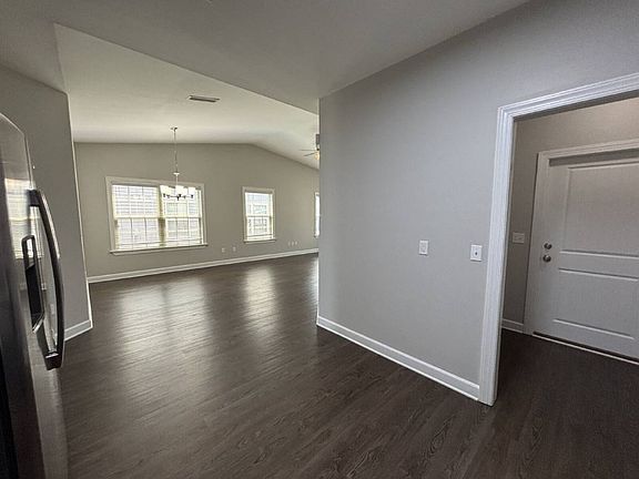5th image of 126 Heyward Dr