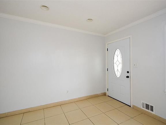 5th image of 807 McKenney Ln