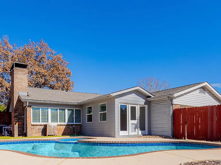 2700 Chancellor Dr — Photo 24