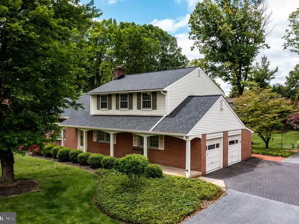 1533 Hiemenz Rd, Lancaster, PA 17601