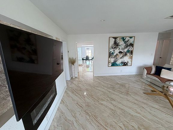 4th image of 1823 SW 29th St