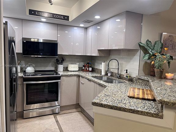 3rd image of 2021 SE 10th Ave APT 210