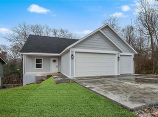 8 Brentwood Dr, Bella Vista, AR 72715