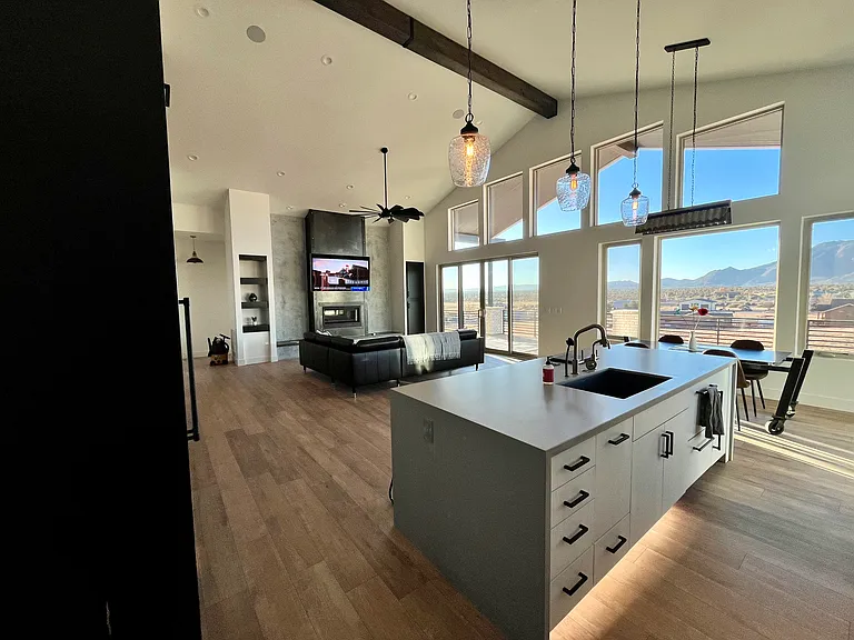 3505 W Friendly Meadow Rd — Photo 11