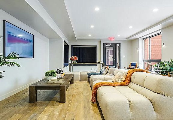5th image of 751 E 6th St APT 3K