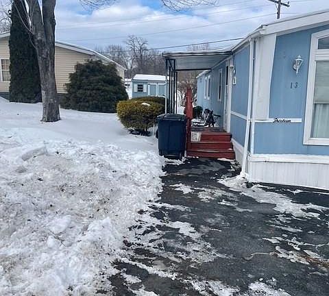 2nd image of 13 Earl Ln