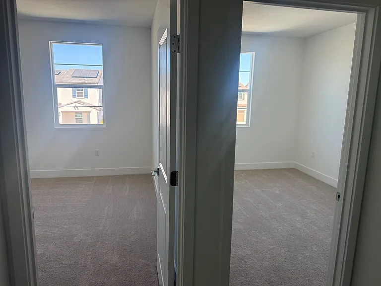 Eagle Ln — Photo 21