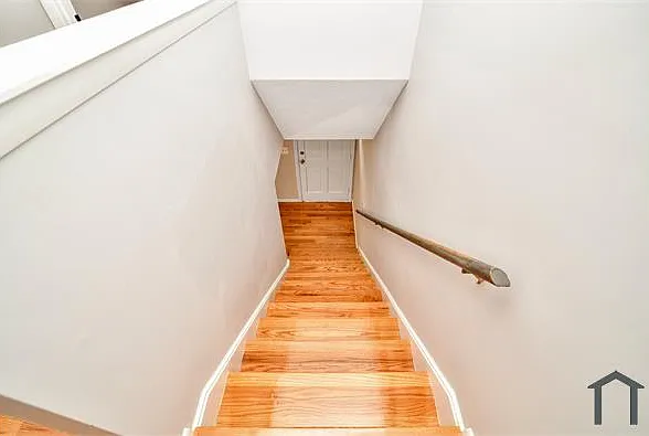 383 Pearl St — Photo 8