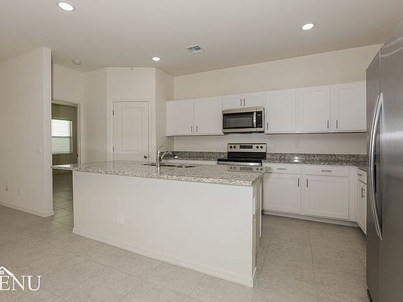 3rd image of 35565 W San Capistrano Ave