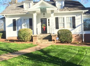 1011 Dawes St, Chapel Hill, NC 27516