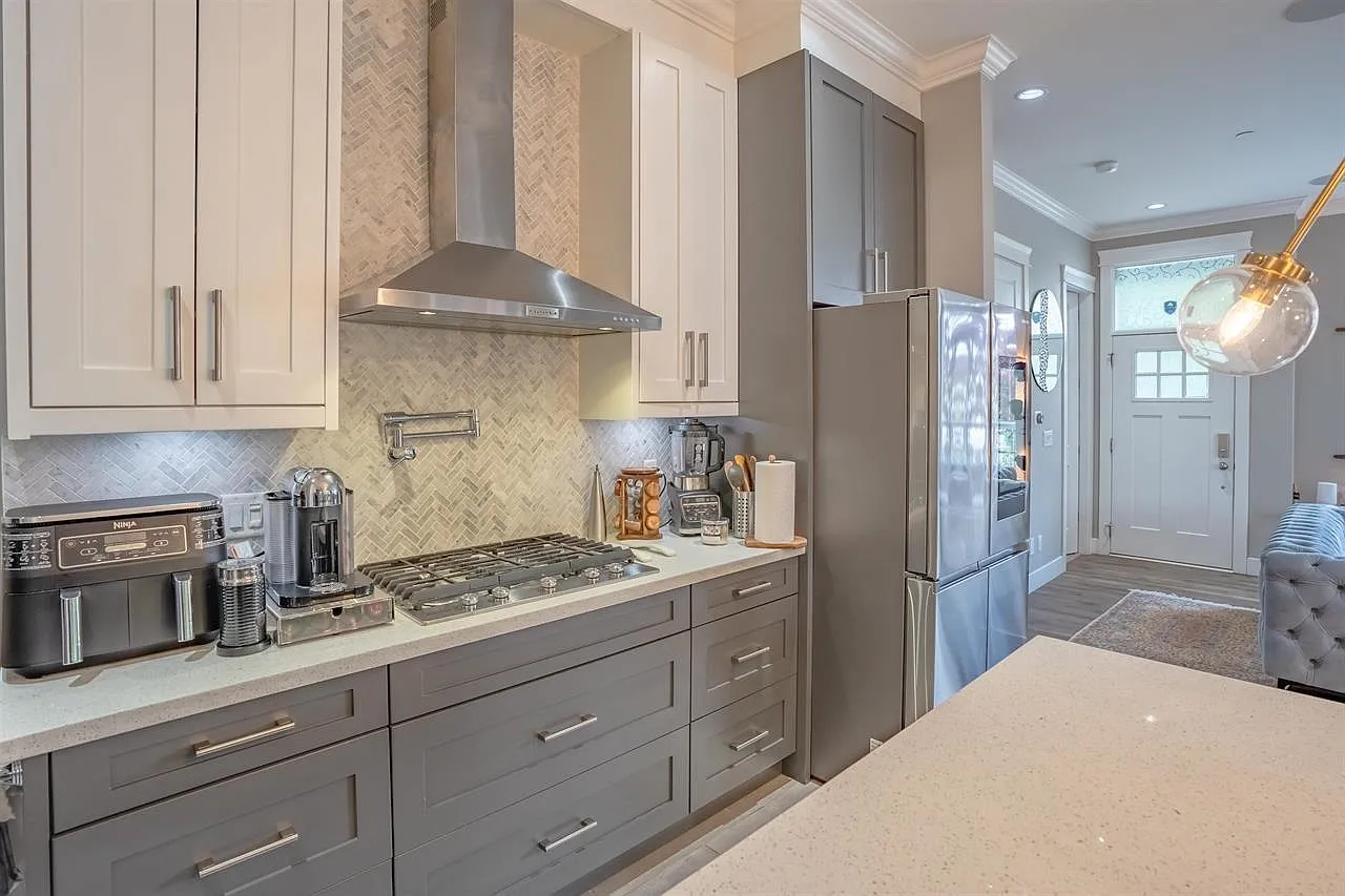 3 bed, 2000 sqft, $3,995 — Photo 2