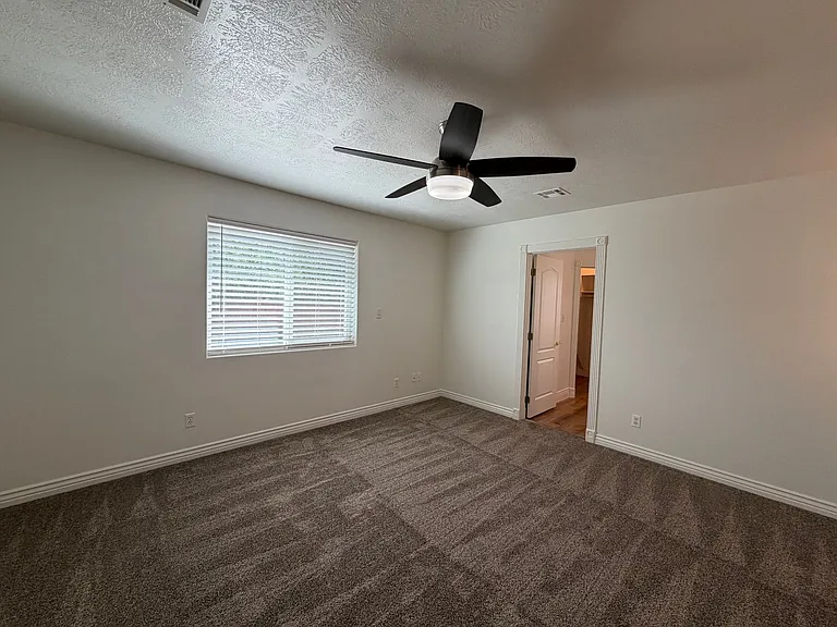 135 N 350 W — Photo 18
