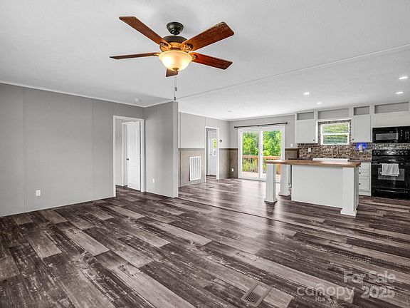 5th image of 276 Windy Hill Dr