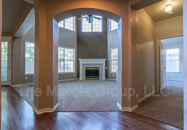 5403 Exeter Dr — Photo 9
