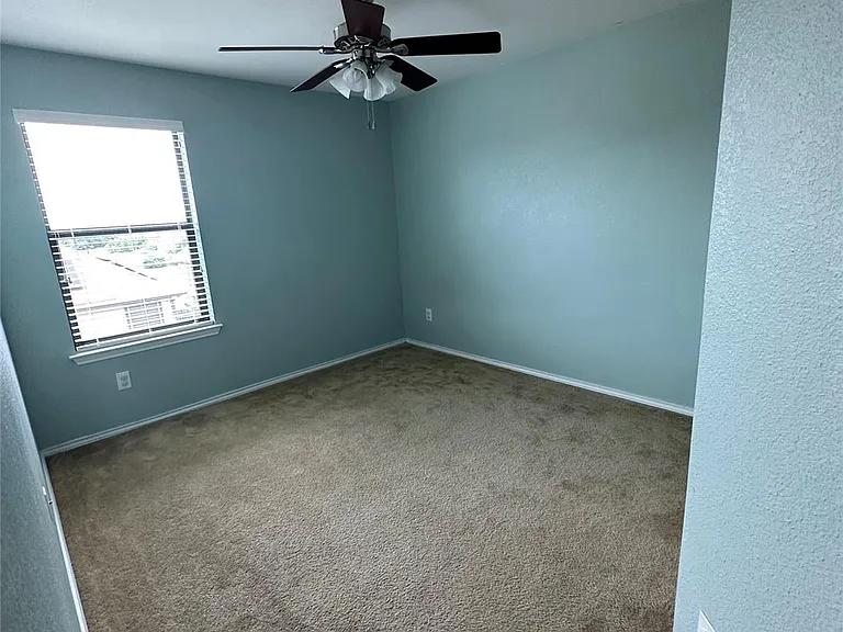 1248 Hyde Park Dr — Photo 33