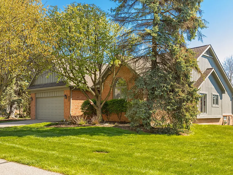 37743 Avon Ln — Photo 33