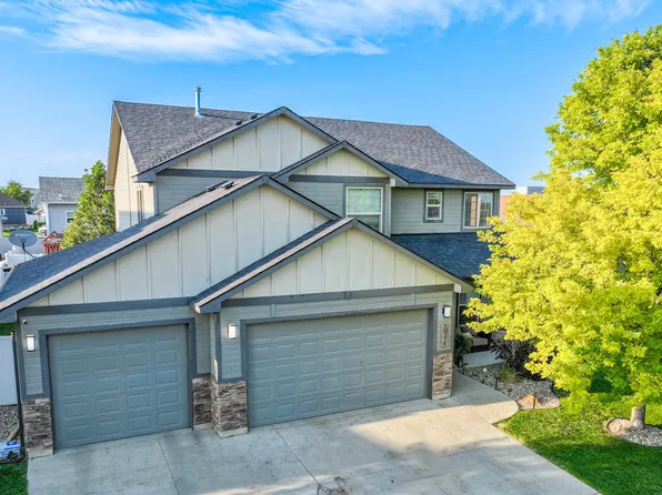 1914 24th St W, Williston, ND 58801