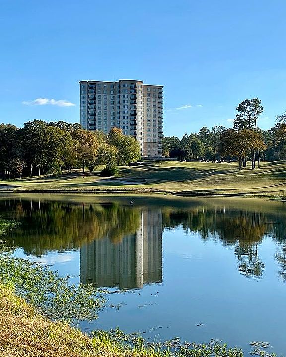 1st image of 2801 Wexford Dr APT 301