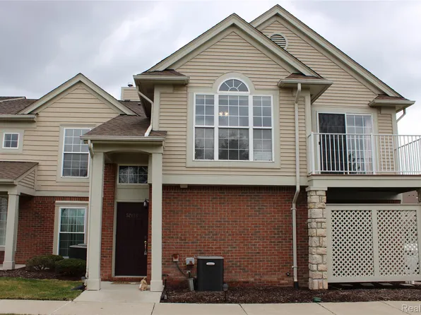 52133 Naugatuck Dr #25, Macomb, MI 48042