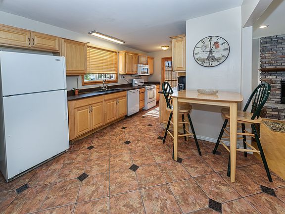 3rd image of 5029 Floral Dr