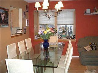 1st image of 8 Stratford Grn