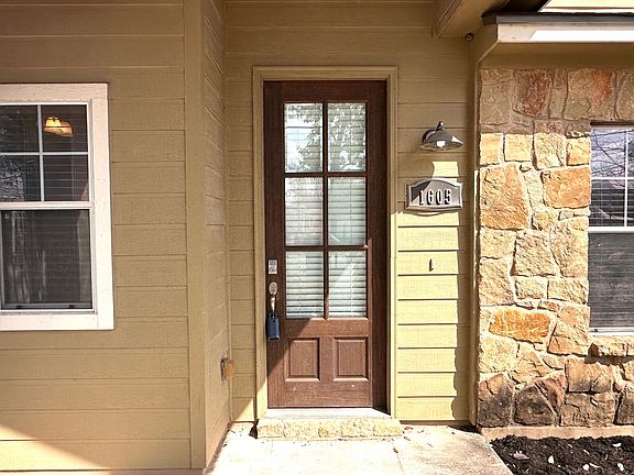 4th image of 1605 McKinley Ave