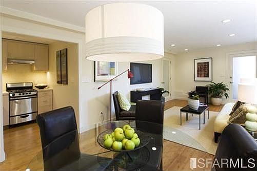 3rd image of 2114 Baker St #1