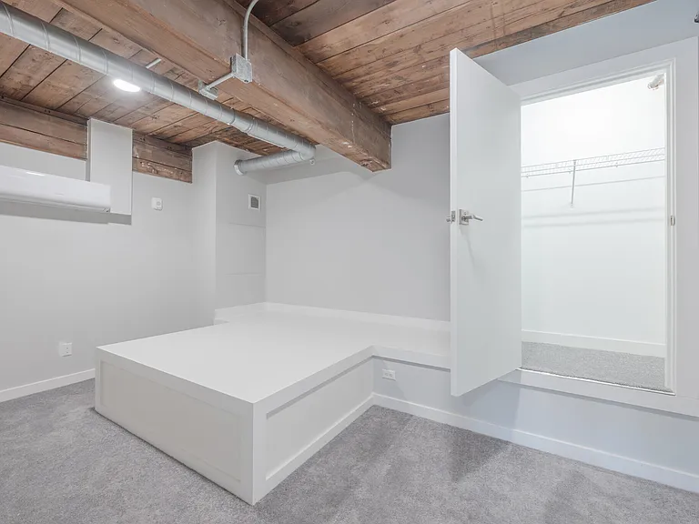 556 Atwells Ave — Photo 22