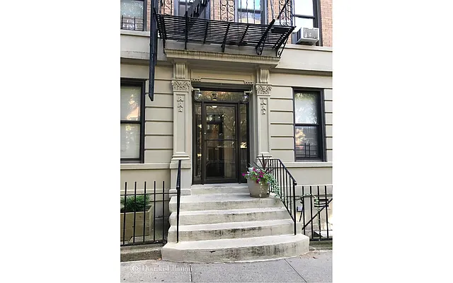 Rented by Douglas Elliman | media 29