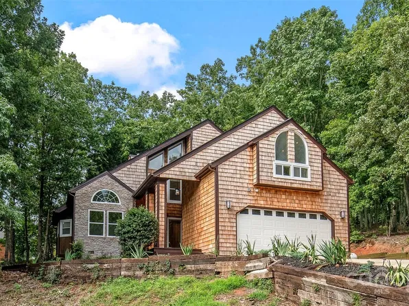 5599 Charter Oaks Ln, York, SC 29745