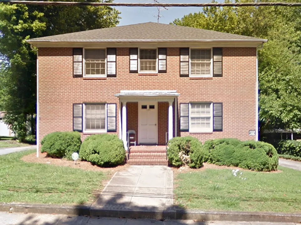 1194 W 4th St #C