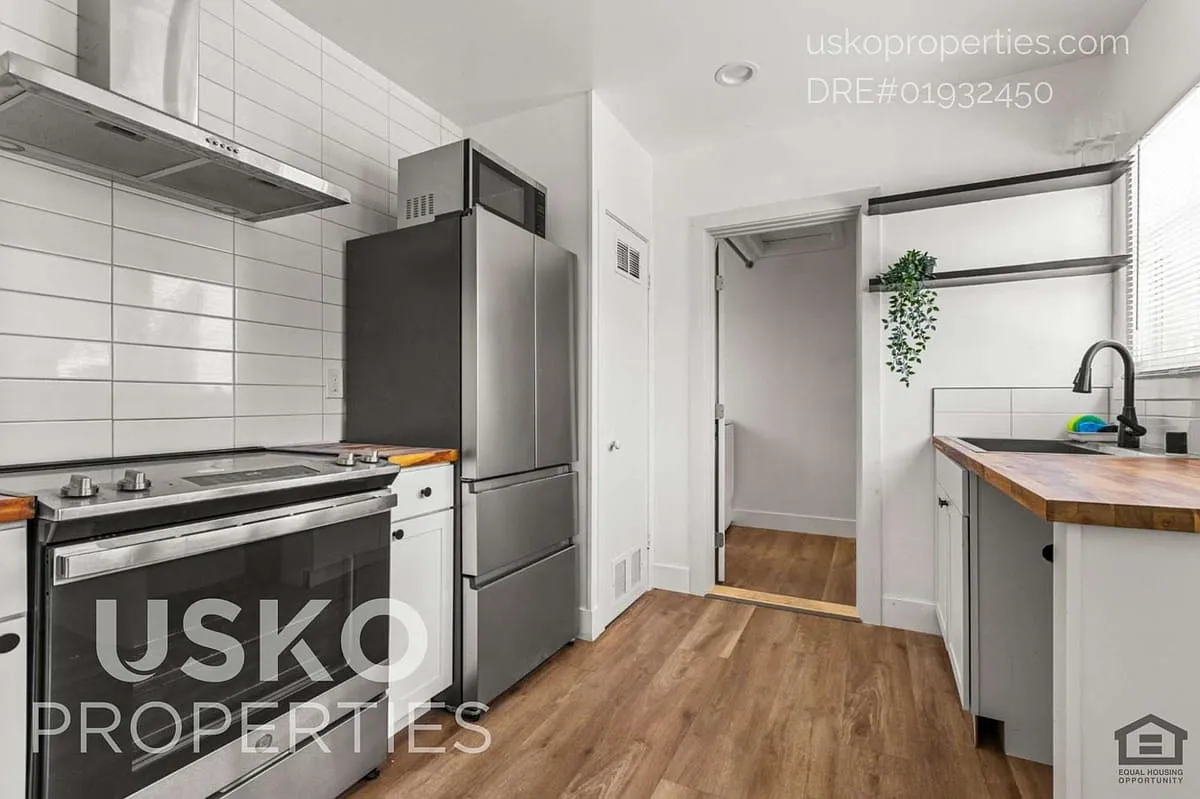 2625 27th St #2, Sacramento, CA 95818, USA — Photo 3