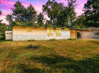 405 Whitehall Dr, Ballwin, MO 63021