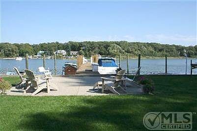 100' of Lake Macatawa frontage