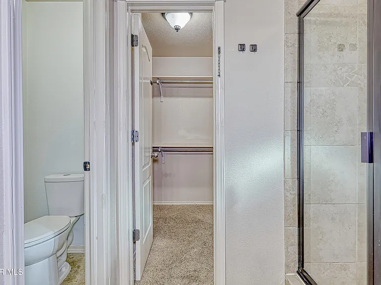 14325 Woods Point Ave — Photo 33