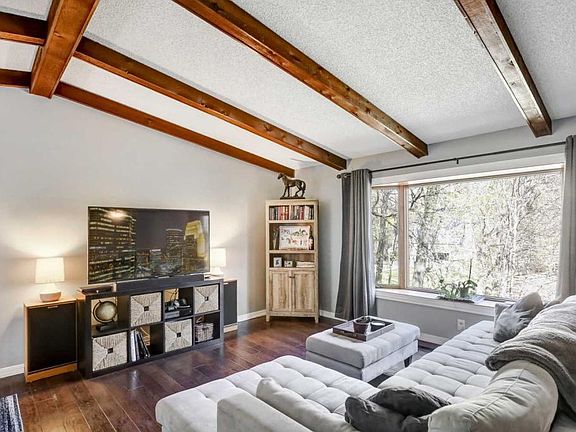 2nd image of 2222 Black Oak Dr