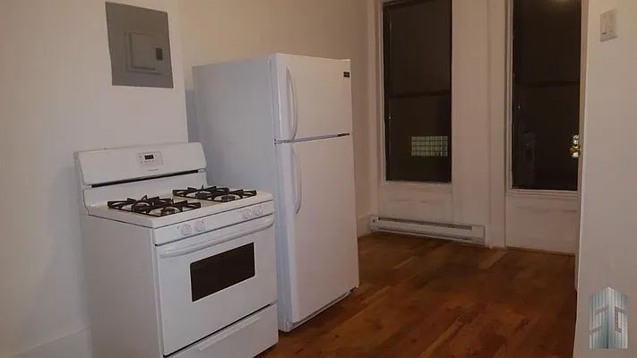 Rented by Skyline Group Real Estate | media 19