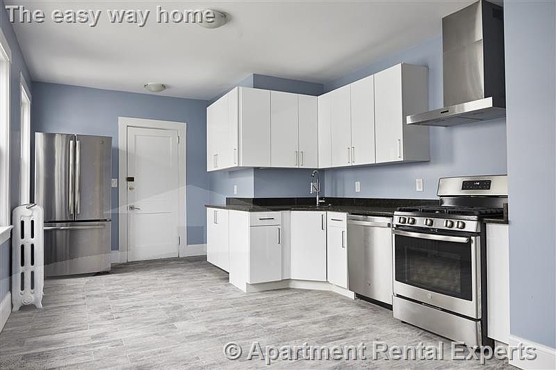 1st image of 48 Mansfield St #1